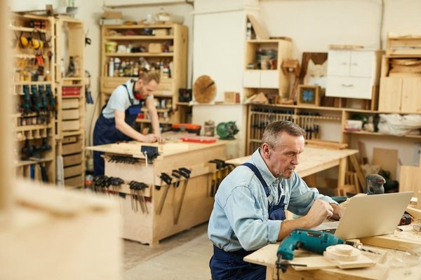 Les avantages des piscines à débordement pour un effet visuel moderne